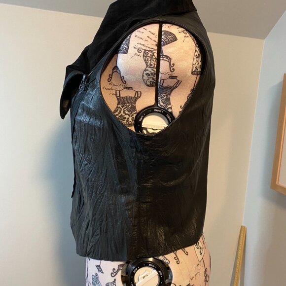 Black leather textured vest sz L Moto inspired - Picture 5 of 10
